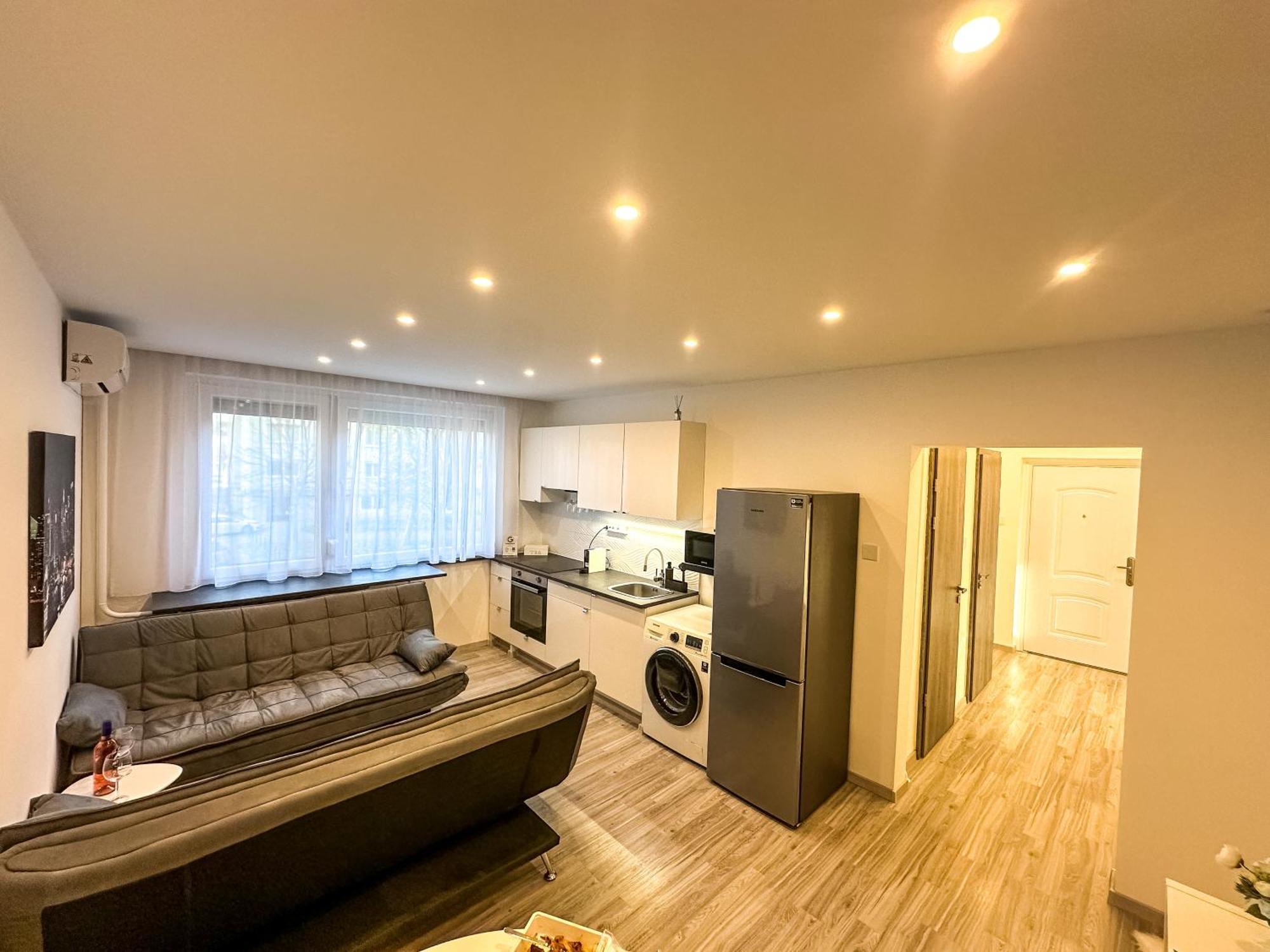 Apartment Palace Apartman,t8, Ac, Klima *
